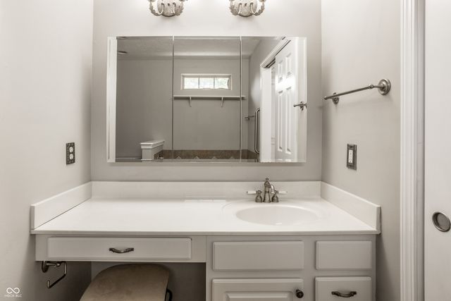1746 Stonewall Circle, Greenfield, IN 46140