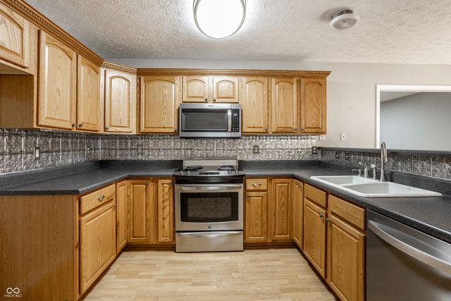 1746 Stonewall Circle, Greenfield, IN 46140