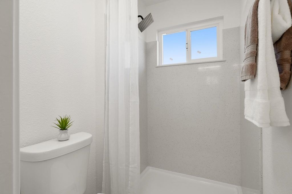 Image 10 of property listing at 9821 9821 Culp WAY, Sacramento, CA 95827