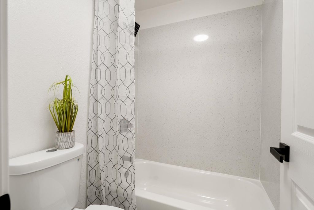 Image 16 of property listing at 9821 9821 Culp WAY, Sacramento, CA 95827