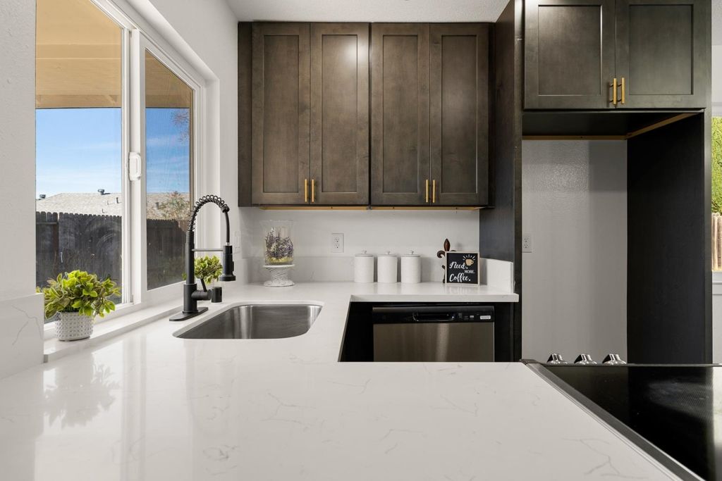 Image 6 of property listing at 9821 9821 Culp WAY, Sacramento, CA 95827