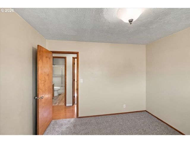 708 28TH Ave, Albany, OR 97322