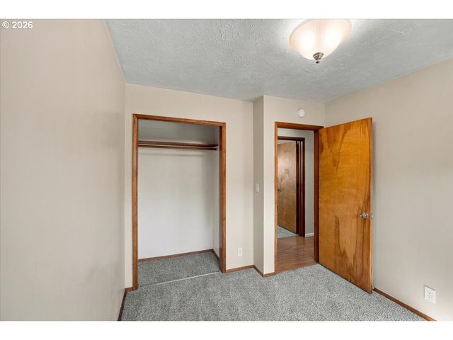 708 28TH Ave, Albany, OR 97322