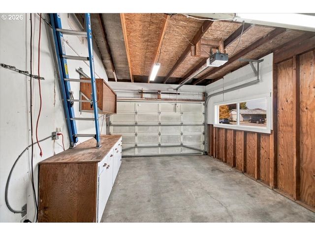 708 28TH Ave, Albany, OR 97322