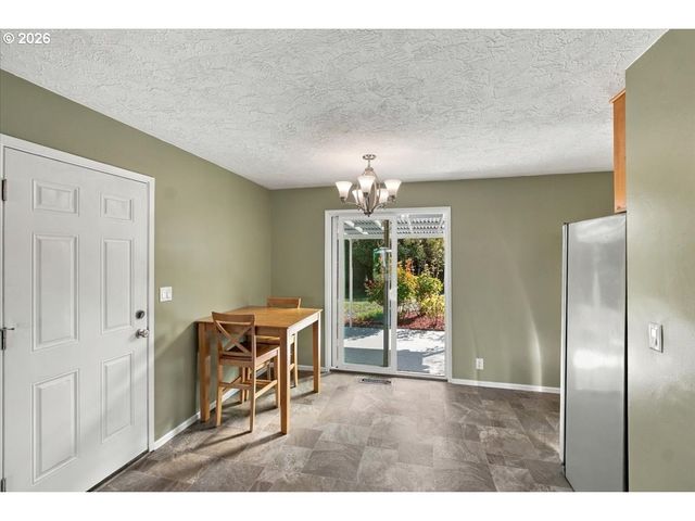 708 28TH Ave, Albany, OR 97322