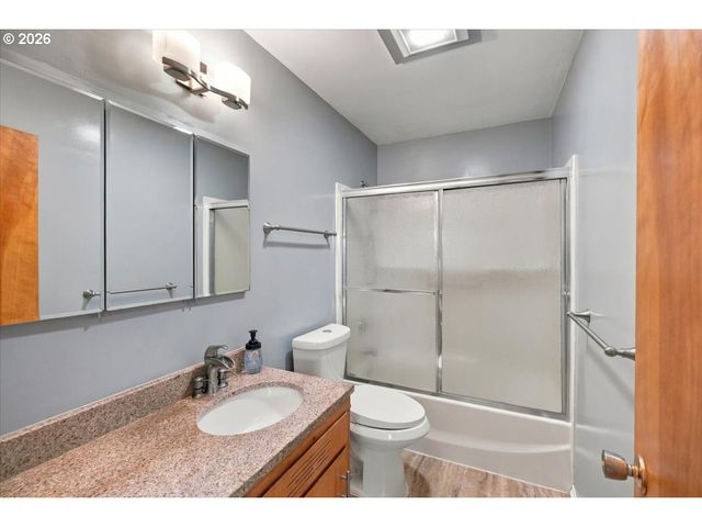 708 28TH Ave, Albany, OR 97322
