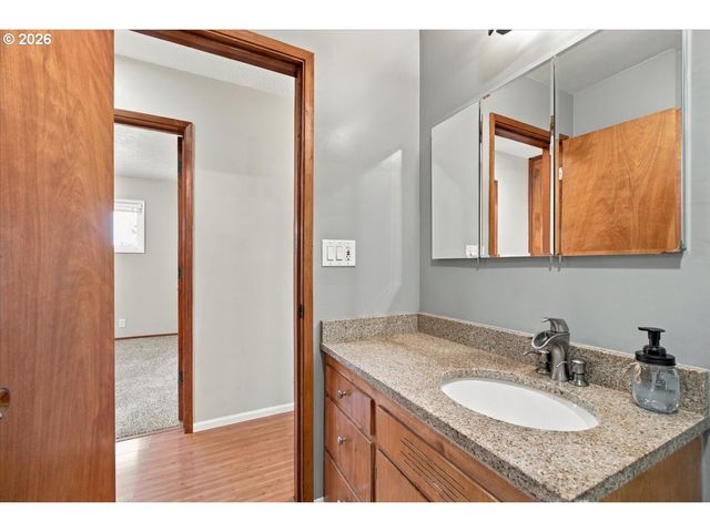 708 28TH Ave, Albany, OR 97322