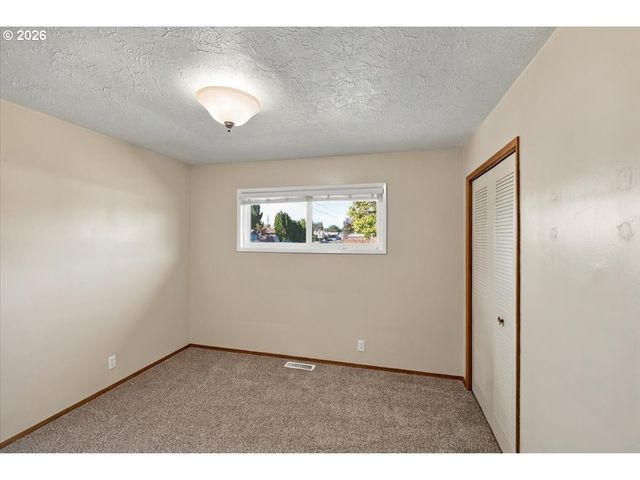 708 28TH Ave, Albany, OR 97322