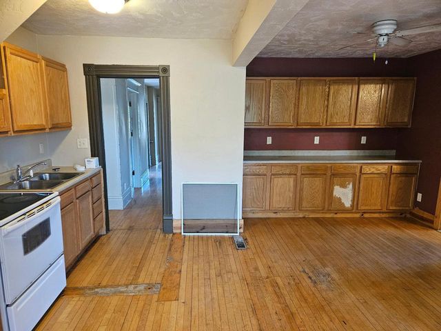 505 W Irving Avenue, Oshkosh, WI 54901