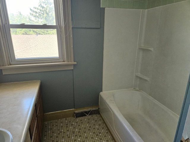 505 W Irving Avenue, Oshkosh, WI 54901
