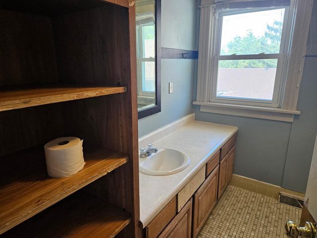 505 W Irving Avenue, Oshkosh, WI 54901