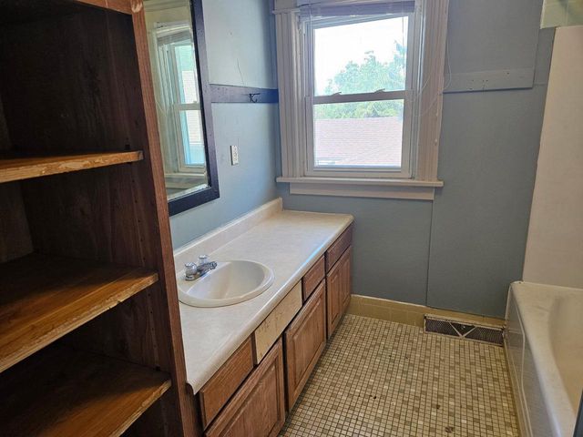 505 W Irving Avenue, Oshkosh, WI 54901