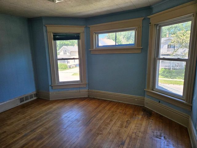 505 W Irving Avenue, Oshkosh, WI 54901