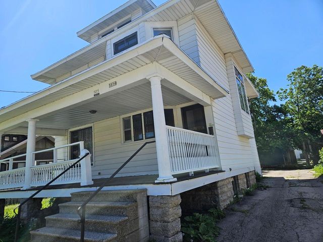 505 W Irving Avenue, Oshkosh, WI 54901