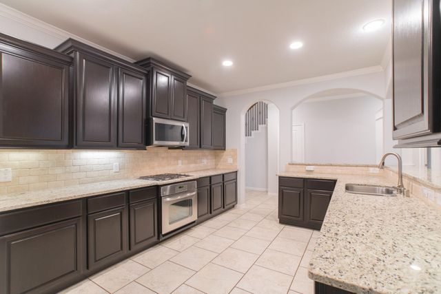 11 Sawbridge Circle, The Woodlands, TX 77389