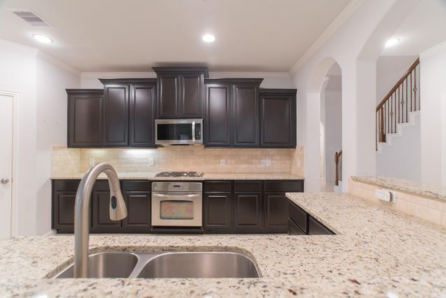 11 Sawbridge Circle, The Woodlands, TX 77389