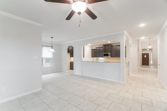 11 Sawbridge Circle, The Woodlands, TX 77389