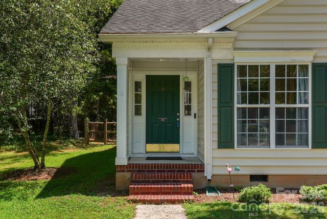 16007 Kirsten Nicole Road, Charlotte, NC 28278