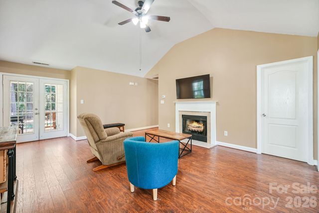 16007 Kirsten Nicole Road, Charlotte, NC 28278