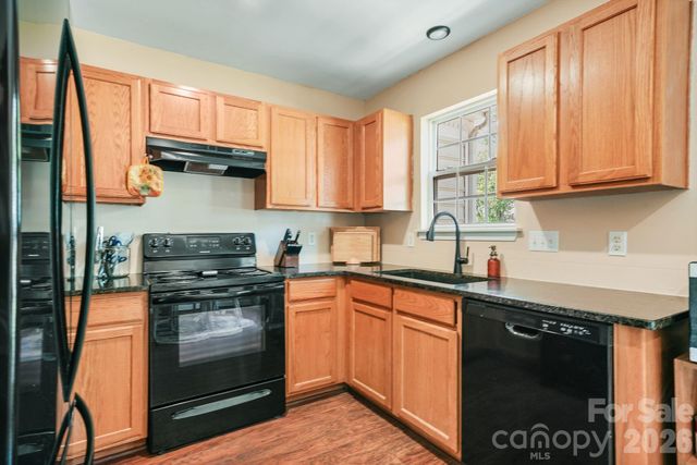 16007 Kirsten Nicole Road, Charlotte, NC 28278