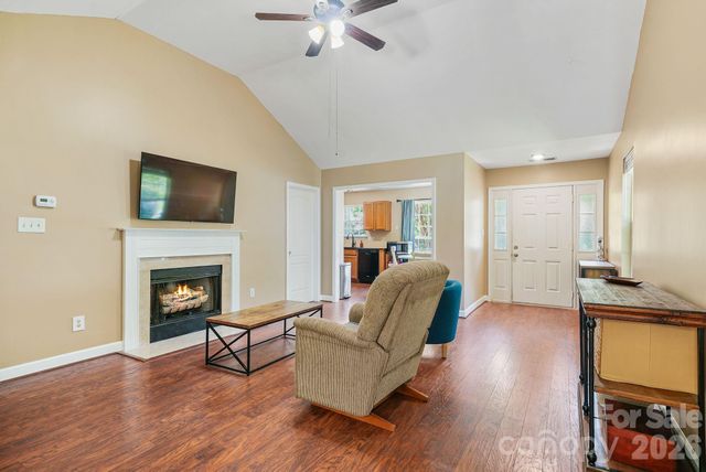 16007 Kirsten Nicole Road, Charlotte, NC 28278