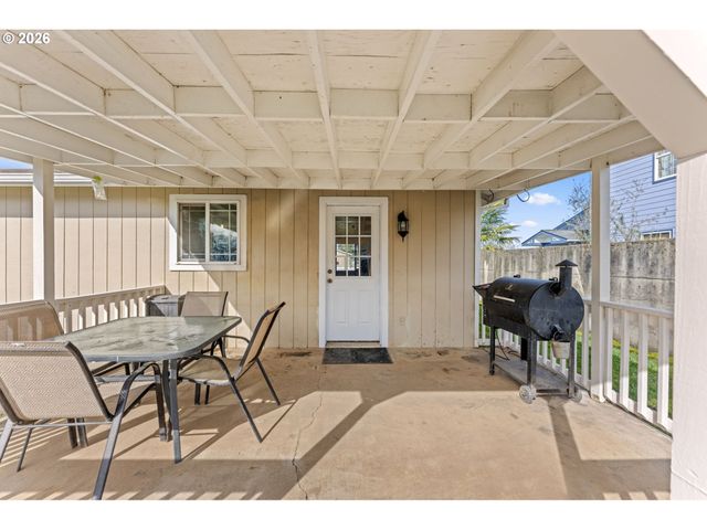 402 CLOVER St, Aumsville, OR 97325