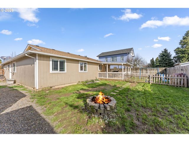 402 CLOVER St, Aumsville, OR 97325