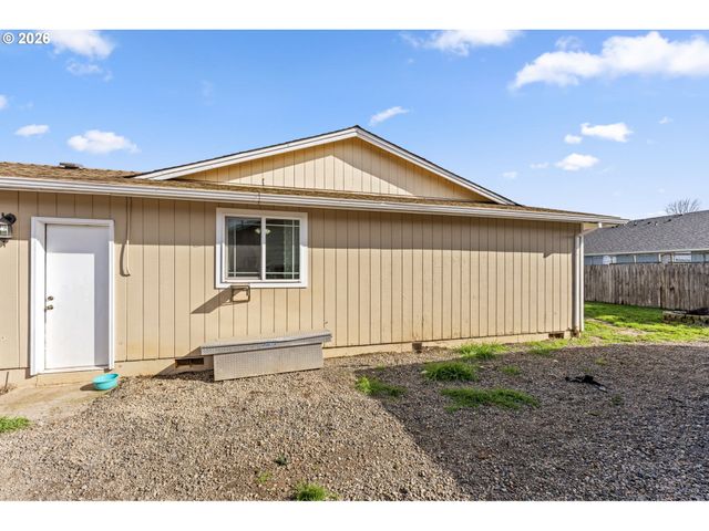 402 CLOVER St, Aumsville, OR 97325