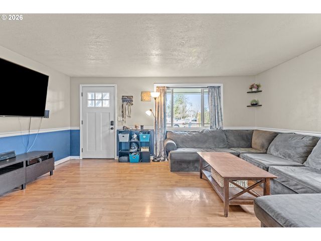 402 CLOVER St, Aumsville, OR 97325