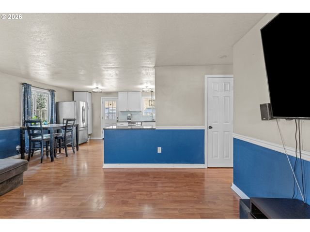 402 CLOVER St, Aumsville, OR 97325