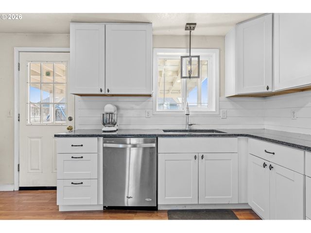 402 CLOVER St, Aumsville, OR 97325