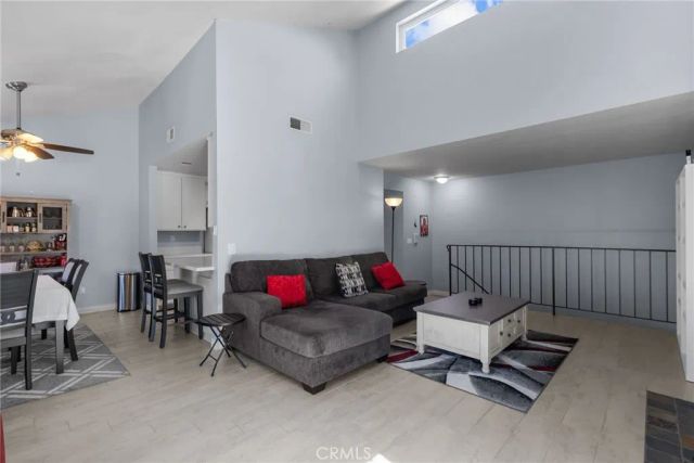 31321 The Old Road G, Castaic, CA 91384