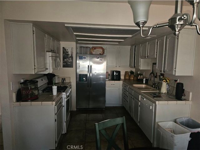 19045 Elm, Apple Valley, CA 92308