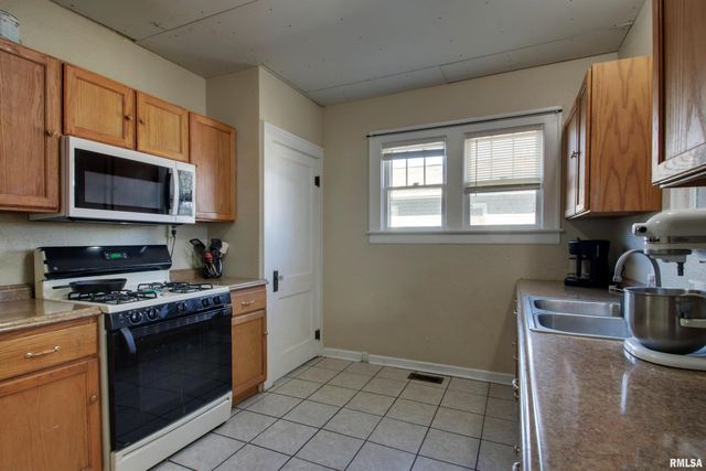 623 S 21ST Street, Quincy, IL 62301