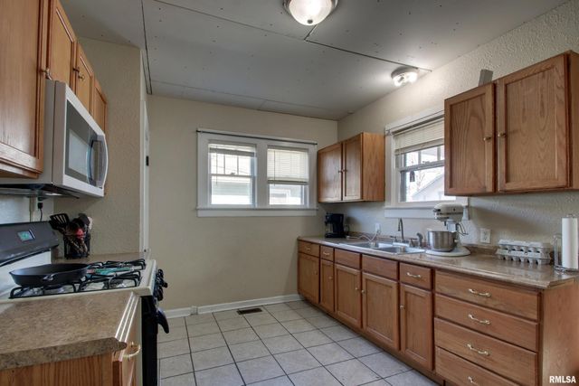 623 S 21ST Street, Quincy, IL 62301