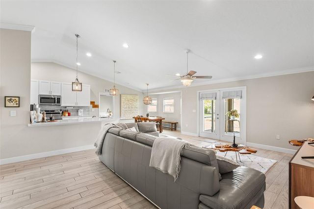 444 LAKE VIEW WAY, Auburndale, FL 33823