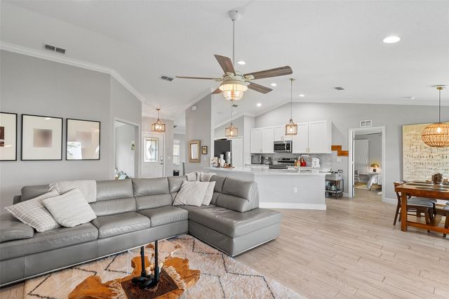 444 LAKE VIEW WAY, Auburndale, FL 33823