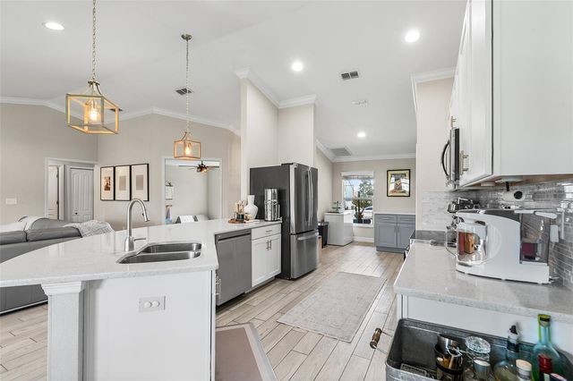 444 LAKE VIEW WAY, Auburndale, FL 33823