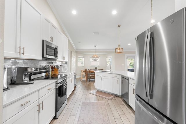 444 LAKE VIEW WAY, Auburndale, FL 33823