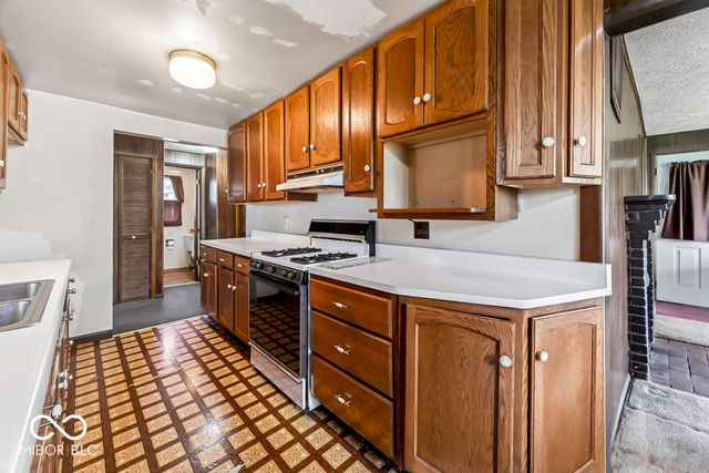 305 St Clair Street, Mooresville, IN 46158