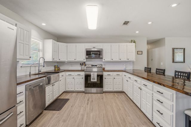1105 Indian Creek Drive, Comanche, TX 76442