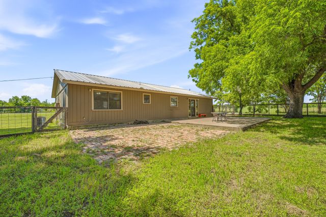 1105 Indian Creek Drive, Comanche, TX 76442