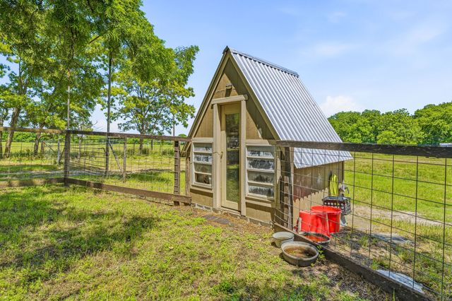 1105 Indian Creek Drive, Comanche, TX 76442