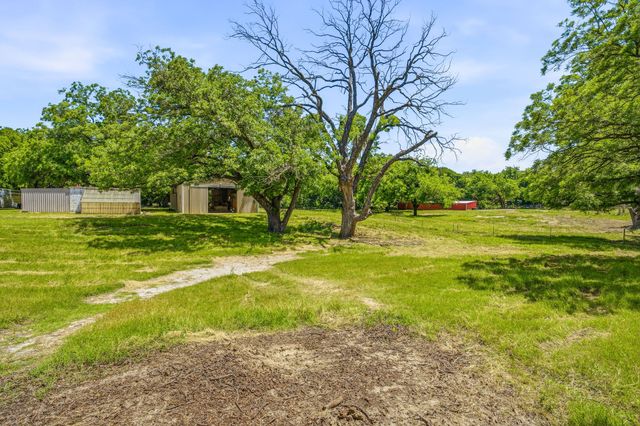 1105 Indian Creek Drive, Comanche, TX 76442