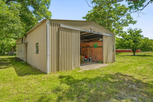 1105 Indian Creek Drive, Comanche, TX 76442