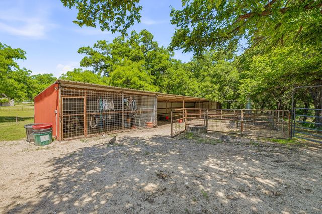1105 Indian Creek Drive, Comanche, TX 76442