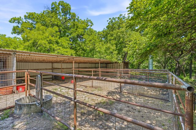 1105 Indian Creek Drive, Comanche, TX 76442