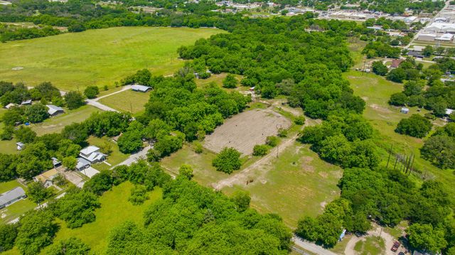 1105 Indian Creek Drive, Comanche, TX 76442