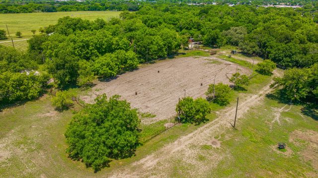 1105 Indian Creek Drive, Comanche, TX 76442