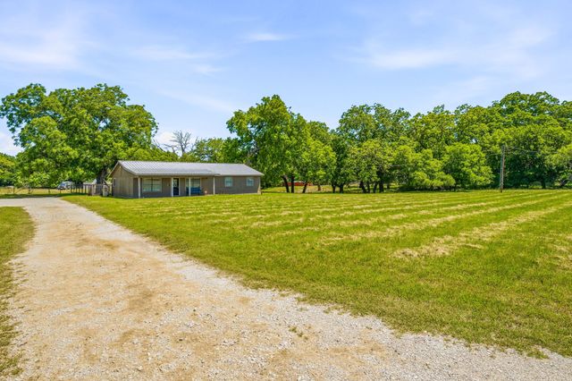 1105 Indian Creek Drive, Comanche, TX 76442